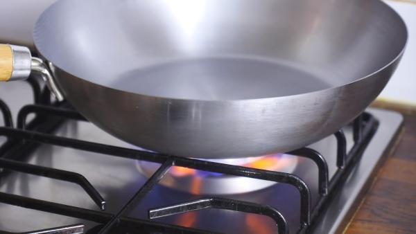 铁锅生锈开锅的正确方法不粘锅,铁锅如何开锅才不会生锈