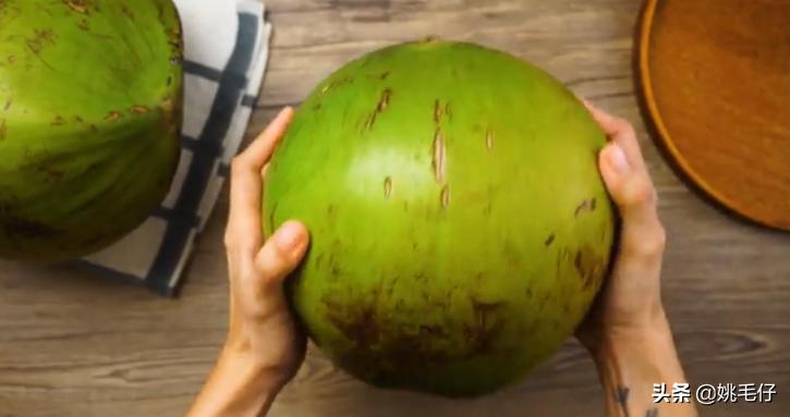 椰子选哪种好吃,怎么挑选椰子最好