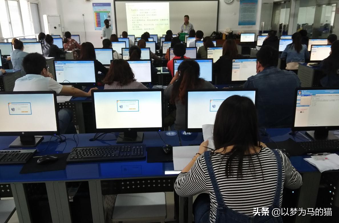 适合文科女生的10大专业,比较适合文科女生的专业推荐