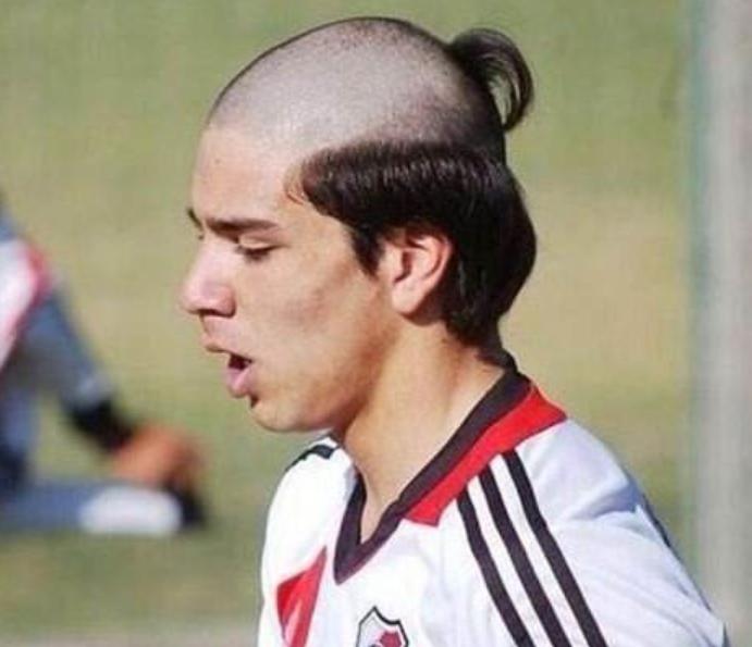 世界足球史上十大标志性发型，梅西C罗无缘上榜，榜首毫无争议