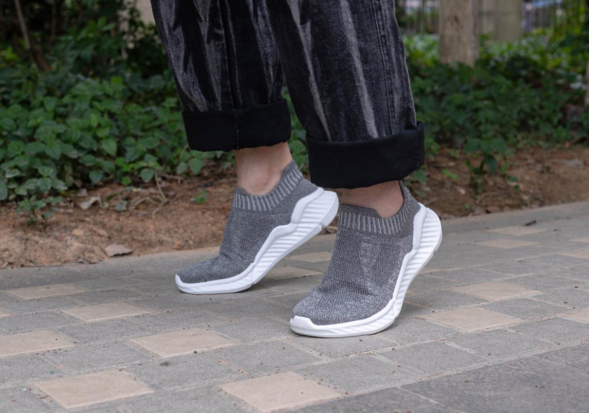 休闲运动鞋便宜没好货？硬核测试美国名牌、淘宝小米有品百元爆款