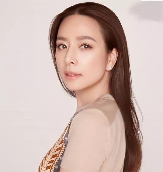 伍伦盼泰国女足,泰国足协女主席伍伦盼