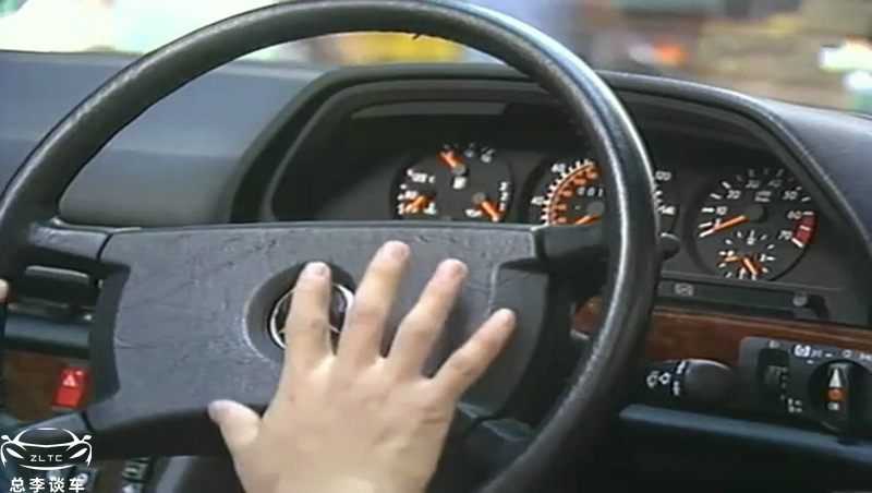 香港人为什么爱慕奔驰？大傻无意中说出了背后的答案