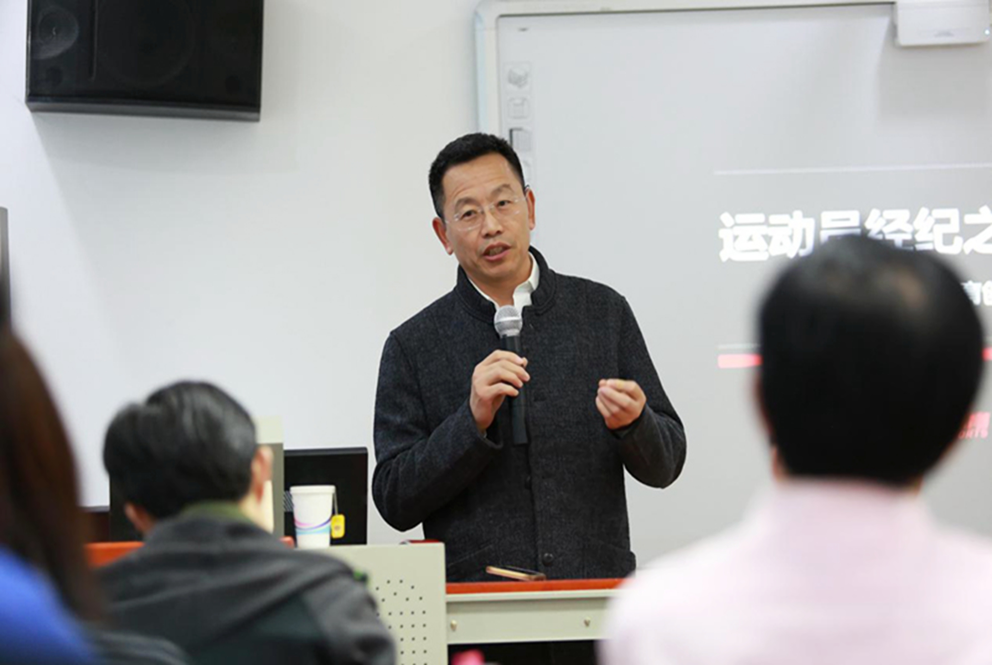 北京的这所大学，外地人“挤破了头”想进去，但北京本地人看不上