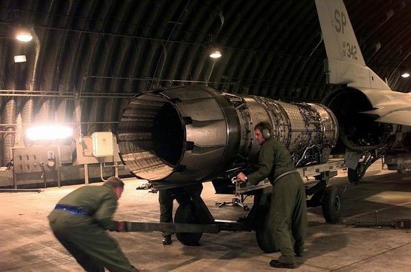 F-16“战隼”多用途战斗机