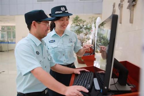 月薪12w的军队文职哪些人可以报考,军队文职岗位1:39值得考吗