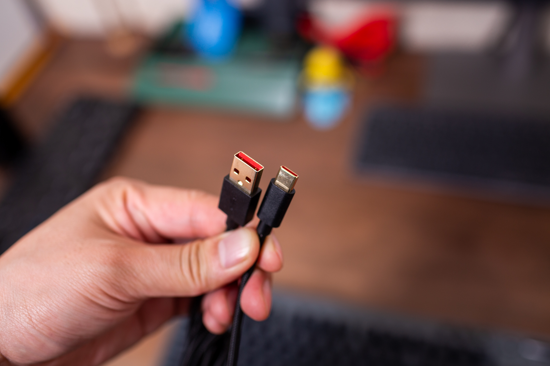 无线机械键盘带幻彩,无线机械键盘没有延迟吗