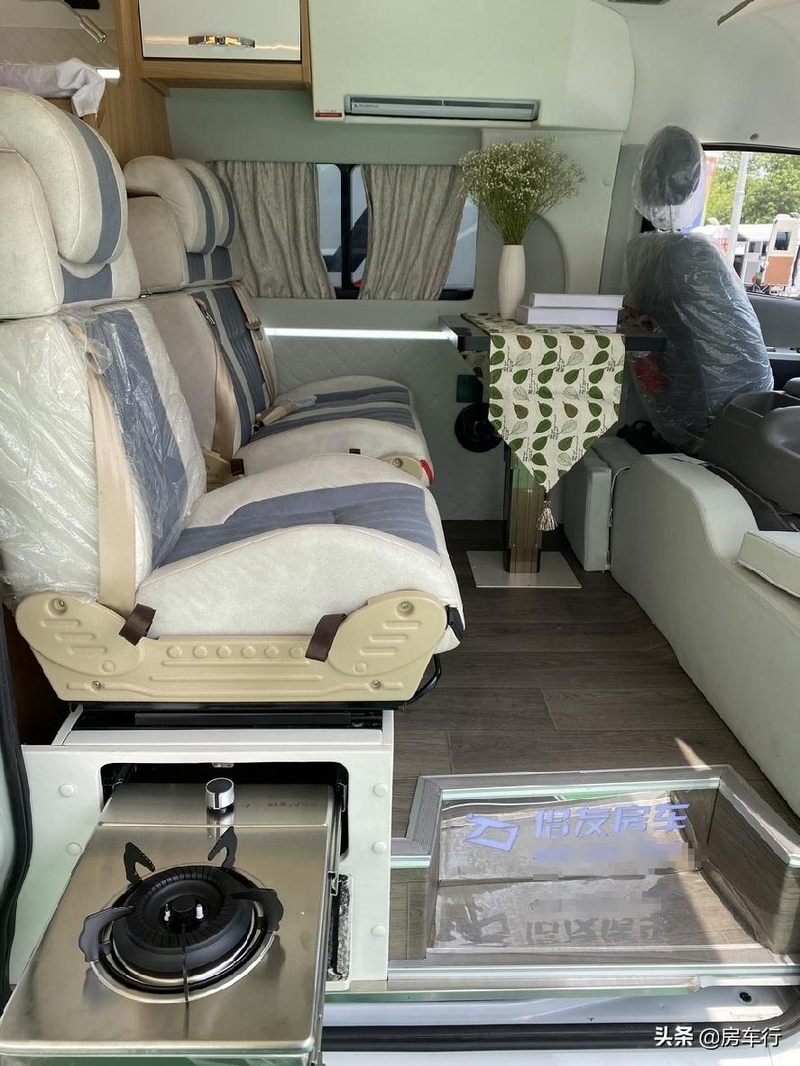 2020款福田g9加长版房车5.99米,18座福田g9二手车