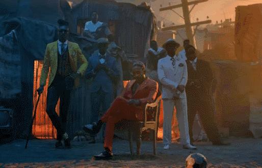 捡垃圾也要穿名牌,非洲贫民窟绅士精致起来有多野?