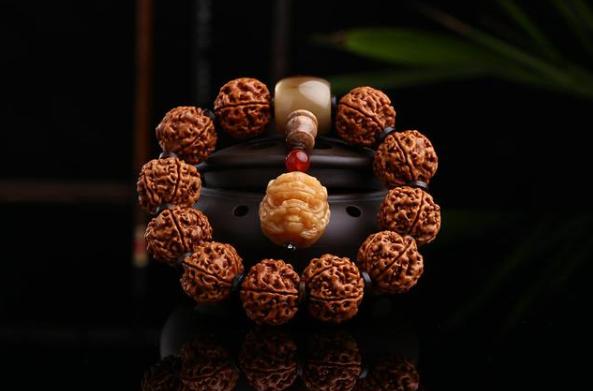 金刚菩提手串开裂怎么补救,金刚菩提手串有裂痕怎样快速补救