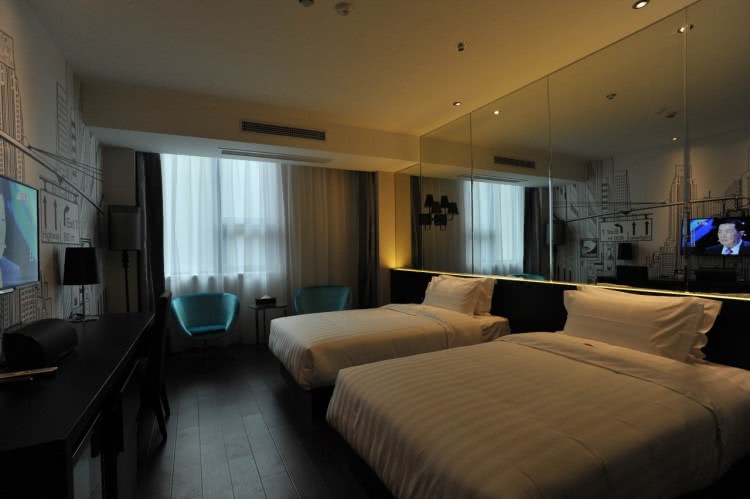 闇囨捈鏉ヨ鍏ㄥ満浜旀姌,浜斾竴閽滄儬闇囨捈鏉ヨ