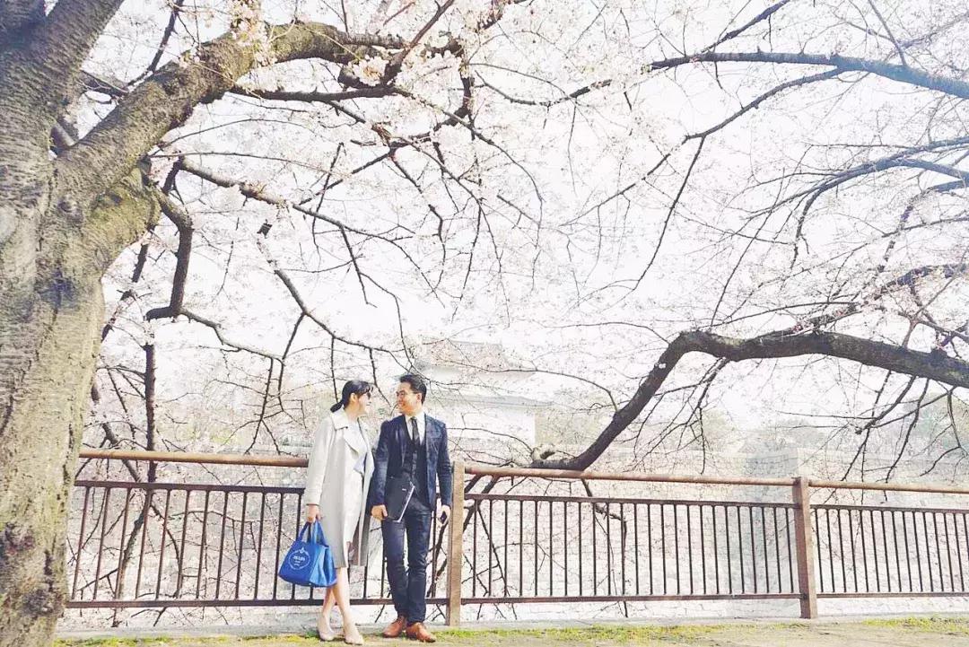 上海夫妻打工20年买了一套房子,80后小夫妻300万买下日本一栋楼