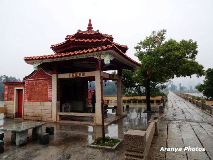 福建晋江安平桥视频,雨中安平桥