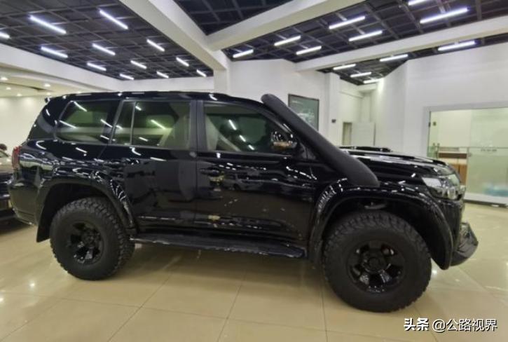 丰田陆巡2022款黑武士4500柴油版,陆巡兰德酷路泽4500vxsgts顶配