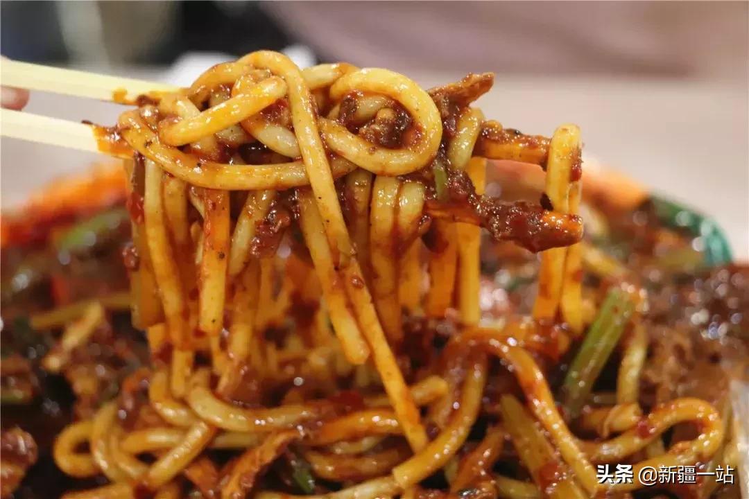 乌鲁木齐美食网红牛腩米粉,乌鲁木齐米粉推荐排行榜