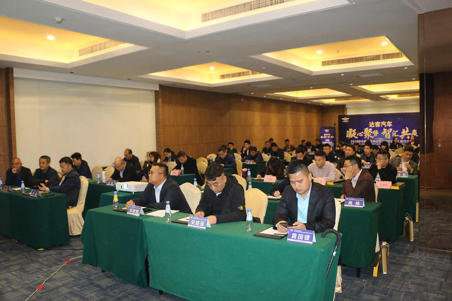 西安市临时占道摊群点设置,西安整治夜市摊点最新动态