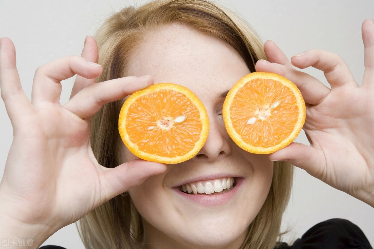 口腔溃疡用维生素c还是b敷溃疡处,口腔溃疡吃维生素b1b2b12维生素c