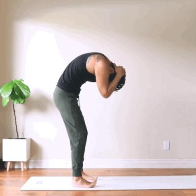 瑜伽站立前屈如何轻松往后跳,瑜伽站立前屈如何纠正弓背