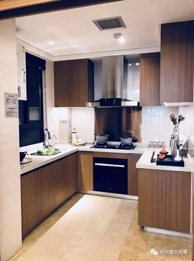 楼市抢房最新消息,楼市回暖出现万人抢房