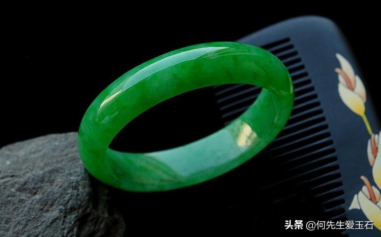 缅甸翡翠鉴别方法及鉴定误区,买翡翠要怎么查是真是假