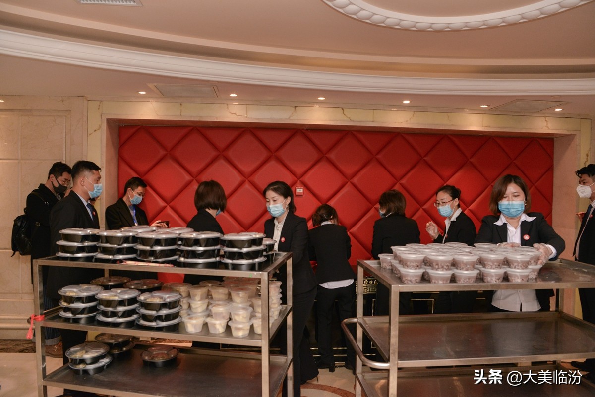 感动全国医疗队支援武汉,援鄂医疗队暖心