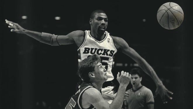 勇士为库里破三分纪录制定的战术,回顾勇士22年冠军之路