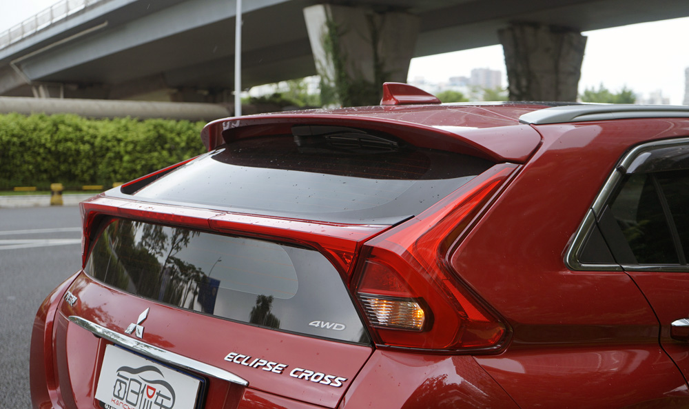 广汽三菱欧蓝德2.4四驱五座咋样,广汽三菱欧蓝德2.4五座顶配四驱