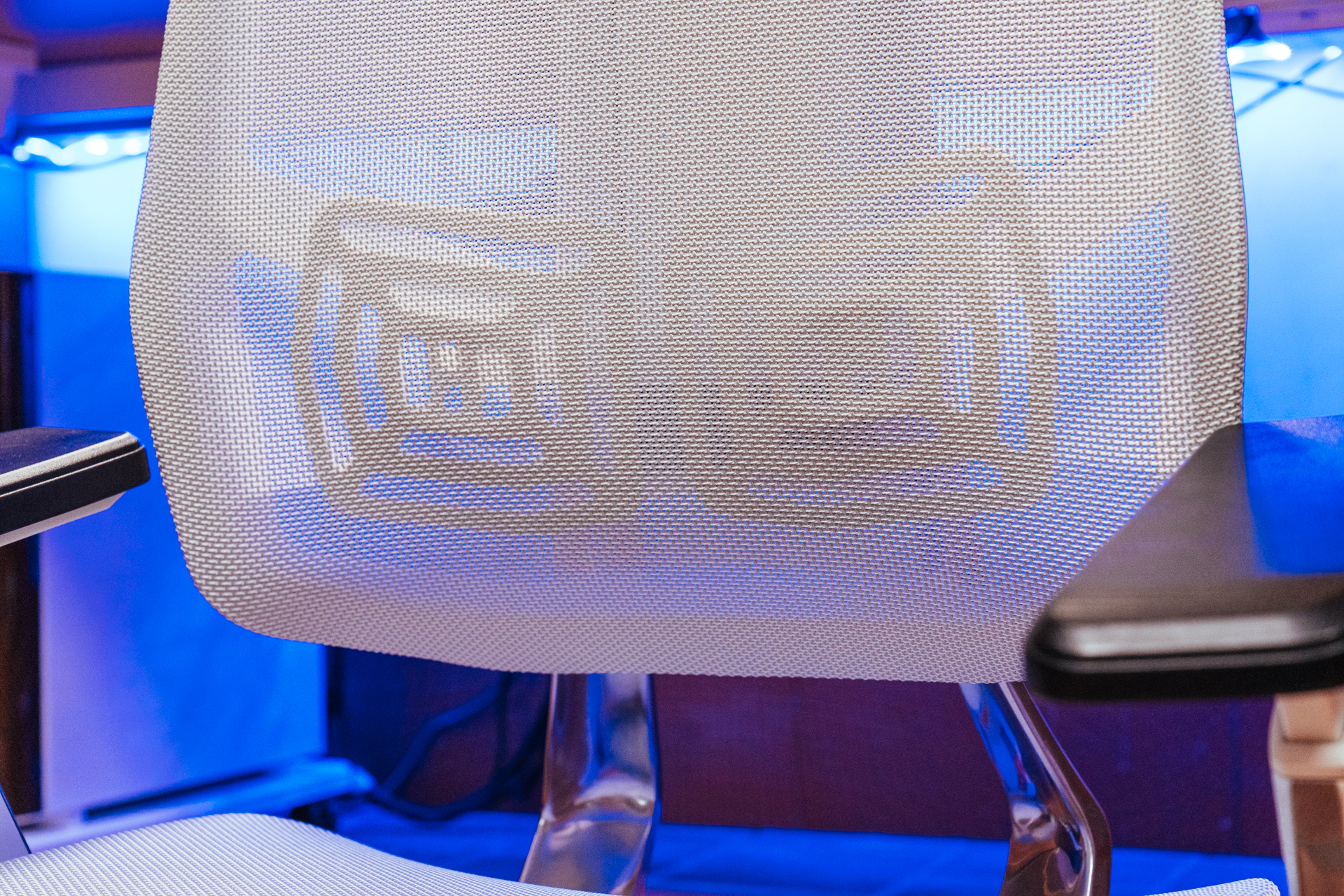 人体工学椅怎么选？不选贵的，只选对的：达宝利摩登Modern评测