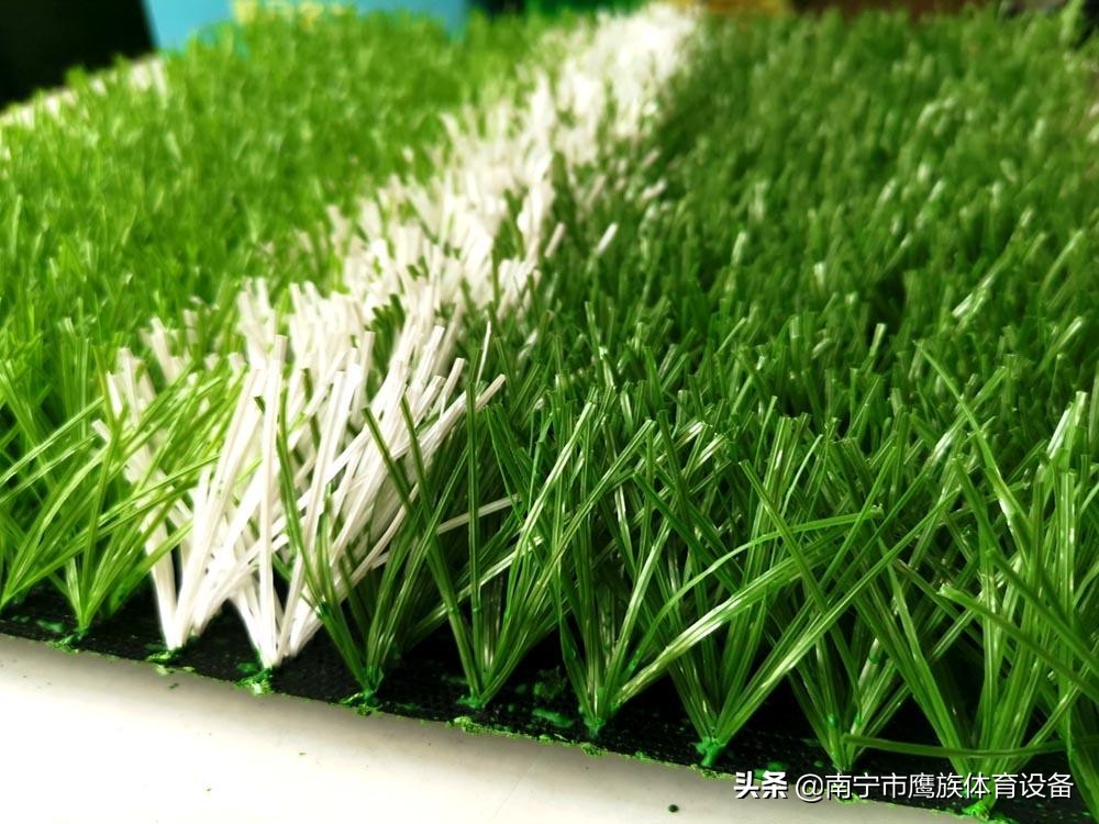 选择人造草坪应该注意什么,哪种人工草坪比较好