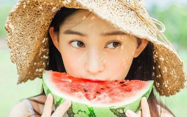 怀孕期间吃叶酸对胎儿有什么好处,坚持吃叶酸片有副作用吗