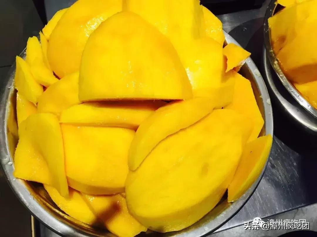 这对夫妻在古城开了一家小店!回头客特别多!好多创意港式甜品!