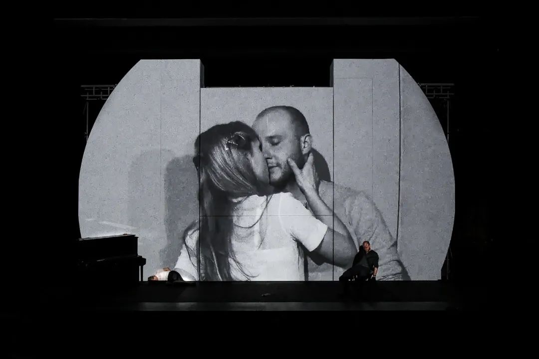 SebastianHannak/震撼心灵的舞台空间美学