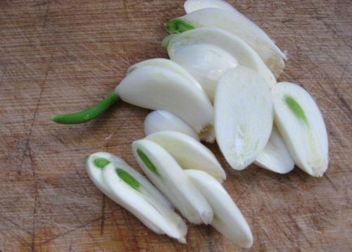 为什么睡一会就有口臭,睡醒口臭平常口臭吃什么药