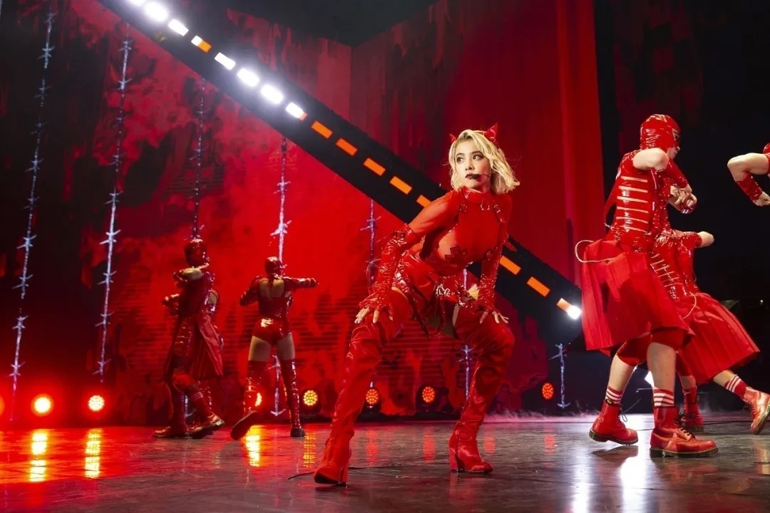 蔡依林爱上一条街,蔡依林爱上以后