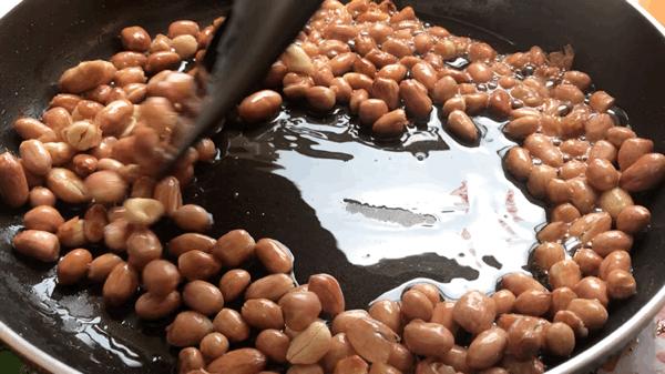 炒花生米不用火,回潮炸花生米怎么用空气炸锅变脆