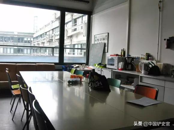 德国某大学实验室,大家进来感受一下