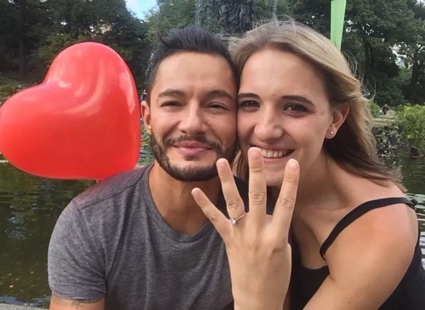 一对男女互换性别,一见钟情后生儿育女:有爱,性别有什么关系?