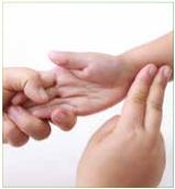 宝宝肚子受凉胀气消化不良拉肚子,宝宝脾胃虚寒经常隔几天会腹泻