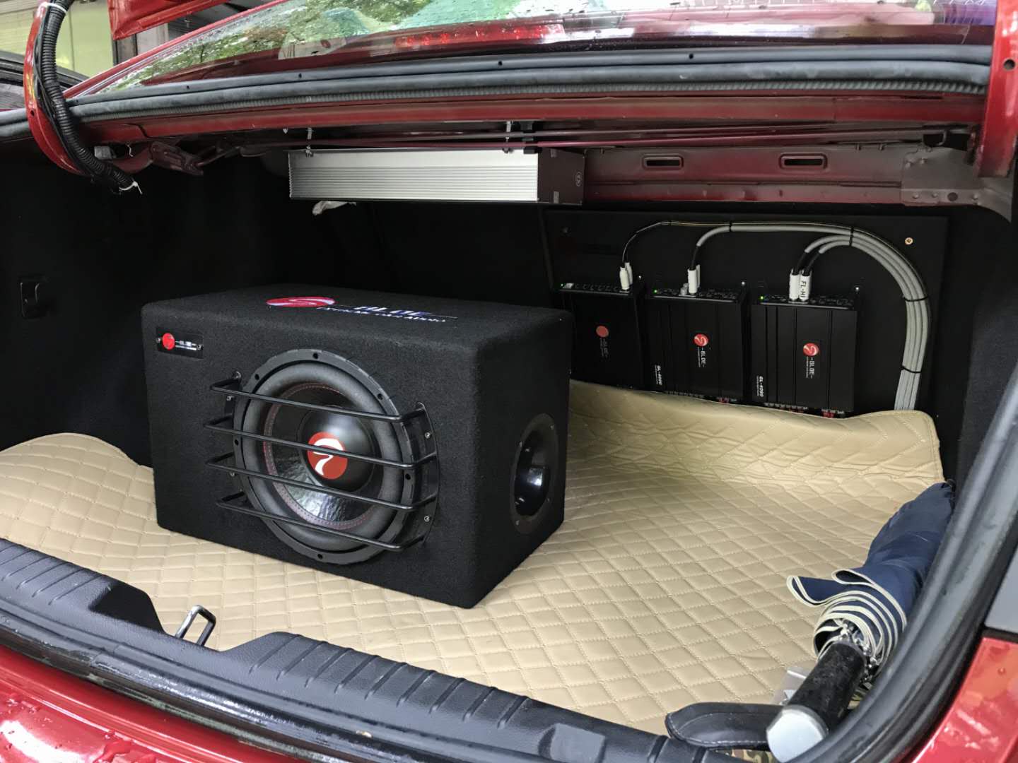 雪佛兰科鲁兹改装音响效果,雪佛兰科鲁兹改装效果视频