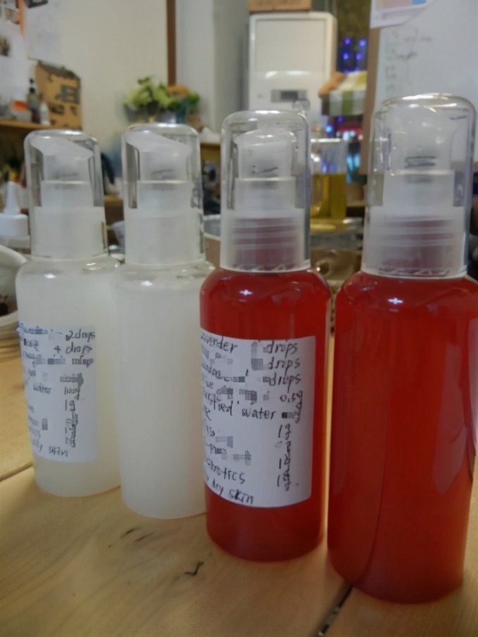 你每天擦的化妆品，其实成本费用只有两三分钱？