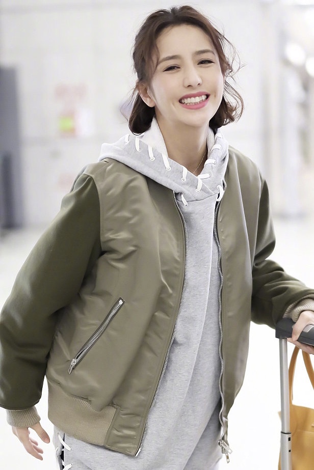 穿上百搭减龄神器卫衣阳光又活力,百搭实穿卫衣承包你春季时髦穿搭