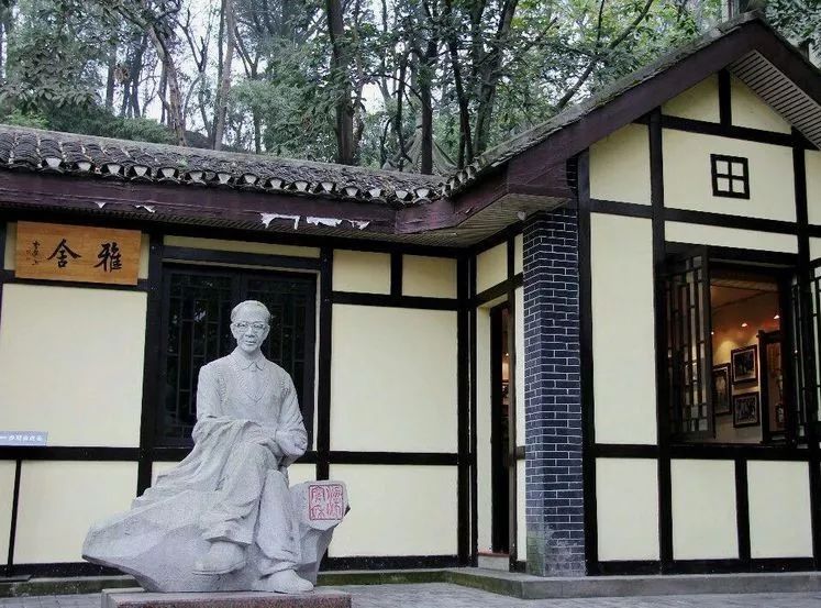 读《中年》的女人更着急