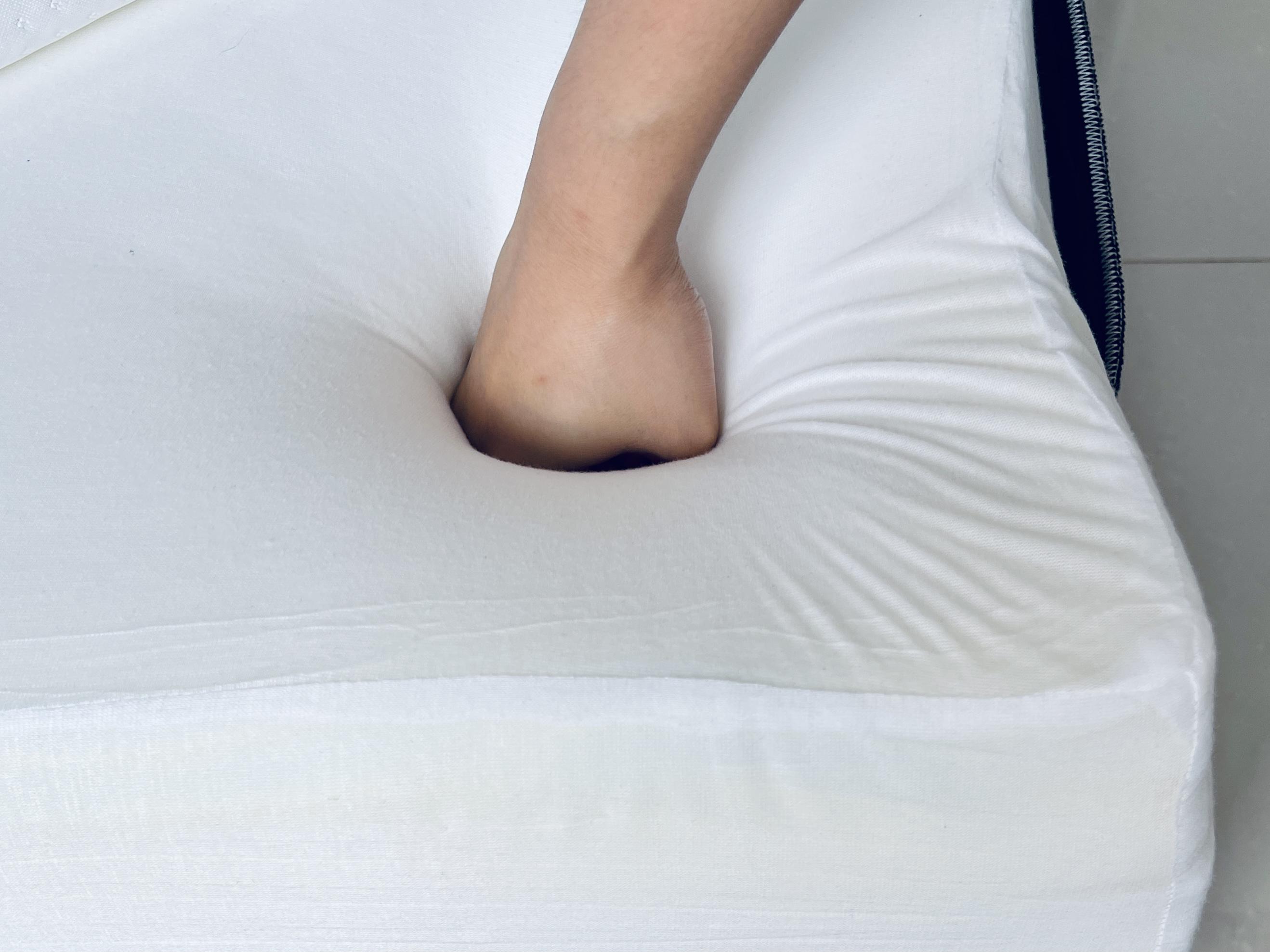 床垫的水渍怎么搞的,床垫的水很深