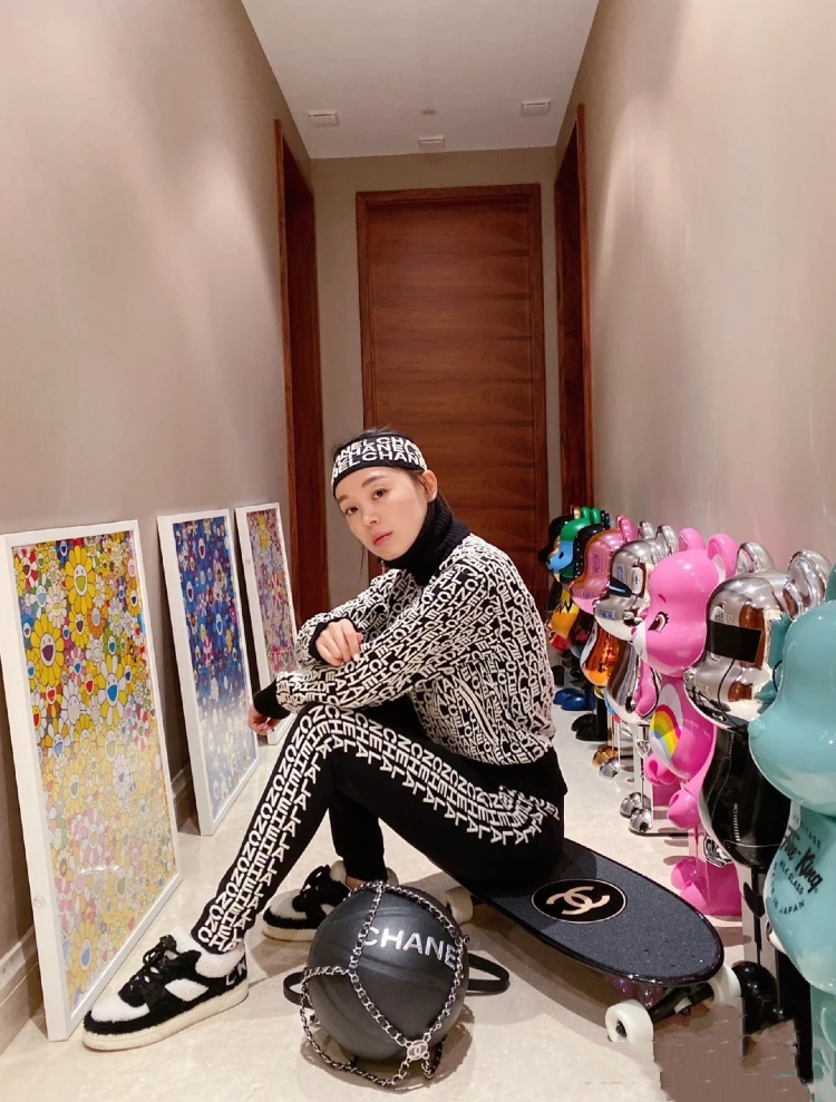 王思聪1000多万的衣服,王思聪三十万的衣服