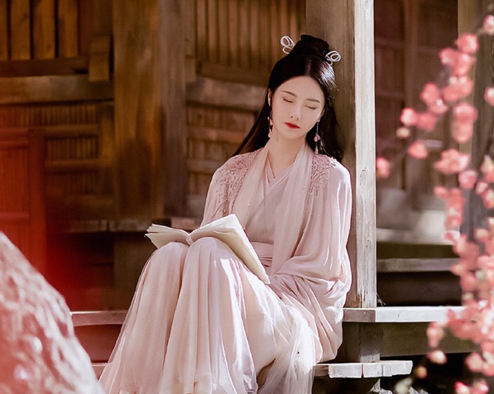 三国第一美人甄宓和曹丕,三国最可怜的美人甄宓