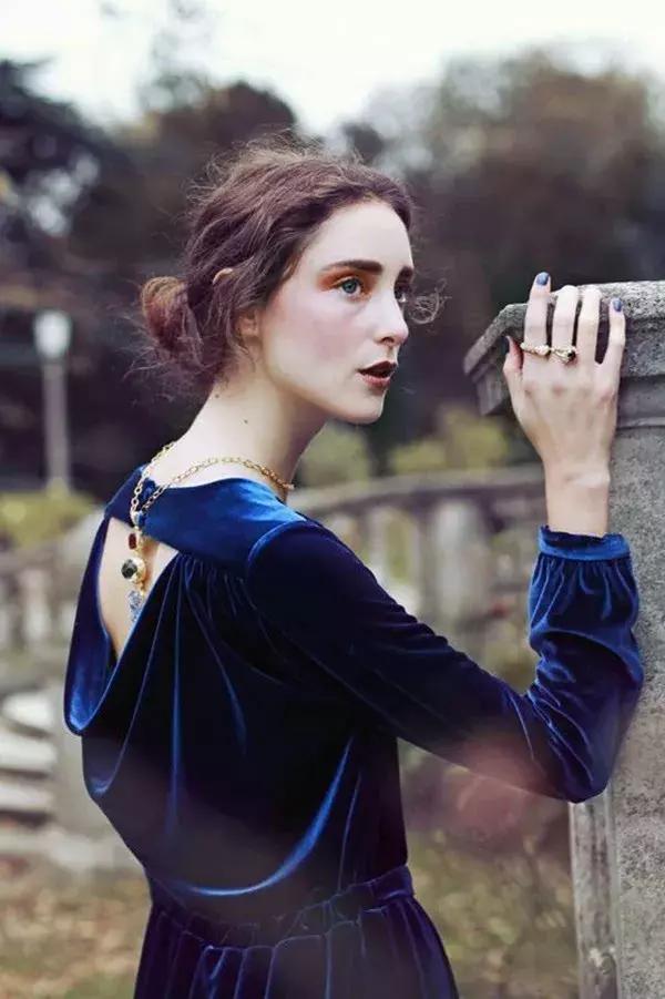 夏季小白鞋短靴洋气又高级,5款人气短靴时髦好看穿着又舒适