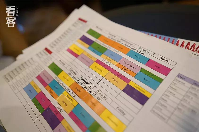 为了娃上学搬到城里,为了孩子全家去泰国读书