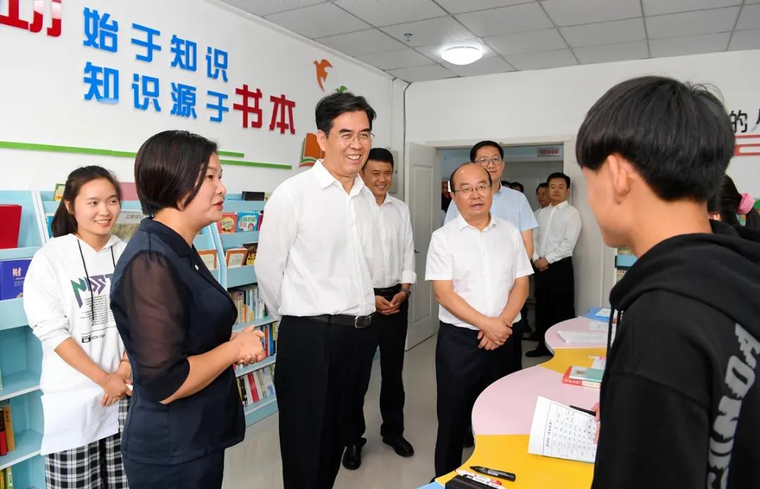 李炳军在赫章县威宁自治县调研时强调:以高质量发展巩固脱贫成果促进乡村振兴