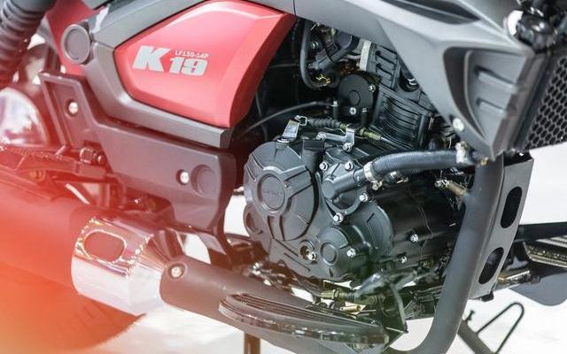 力帆推出全新太子车,颇具质感,150cc水冷,方灯直把,炮筒排气