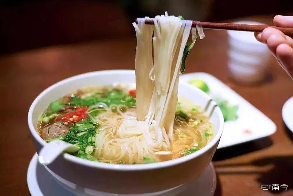 每个月总有那么几天想吃清淡的！没胃口的都被这碗粉治愈了